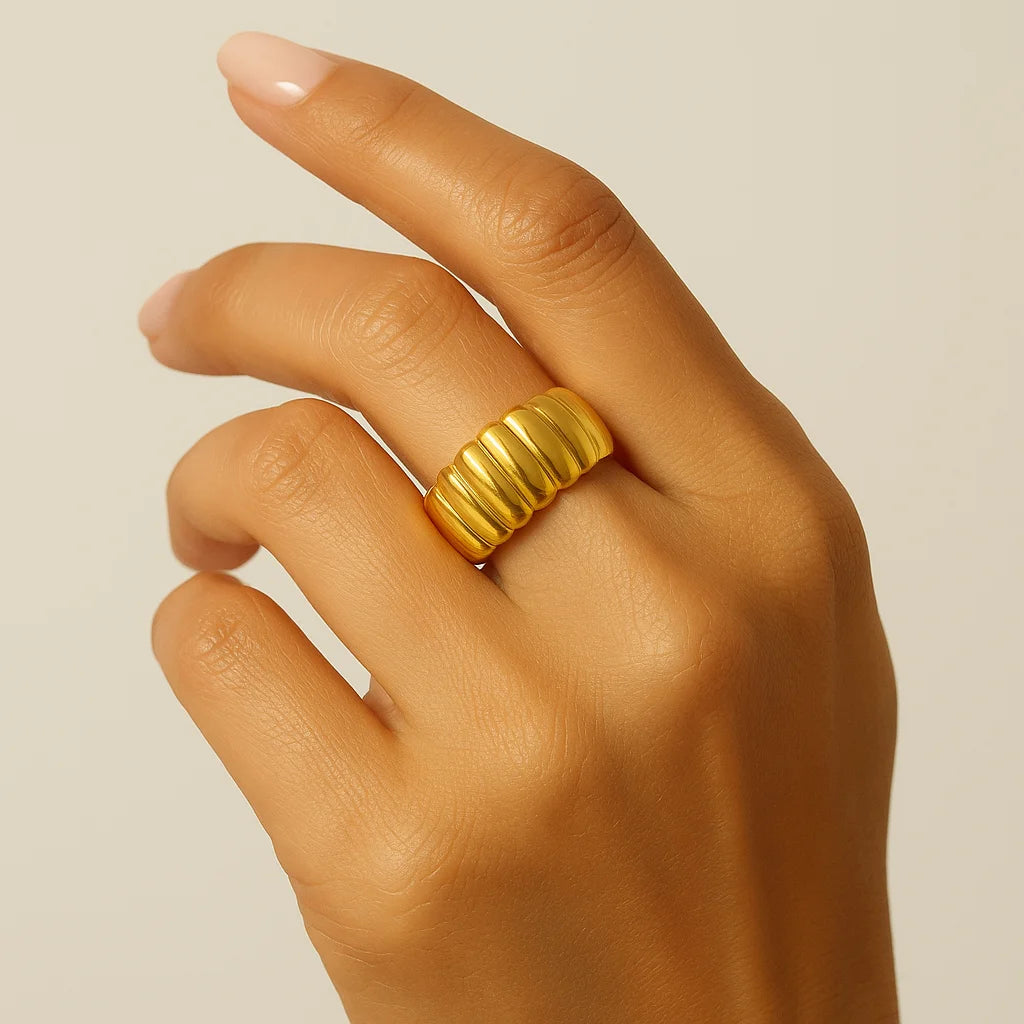 Ribbed Luxe Dome Ring - Zavyra Jewels (5)