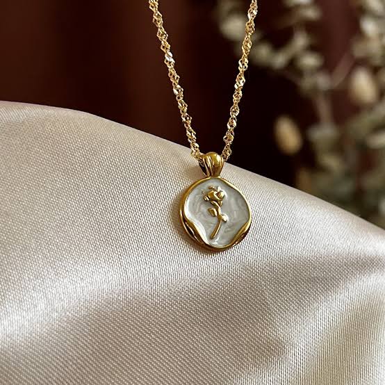 Pearl Bloom Pendant Necklace