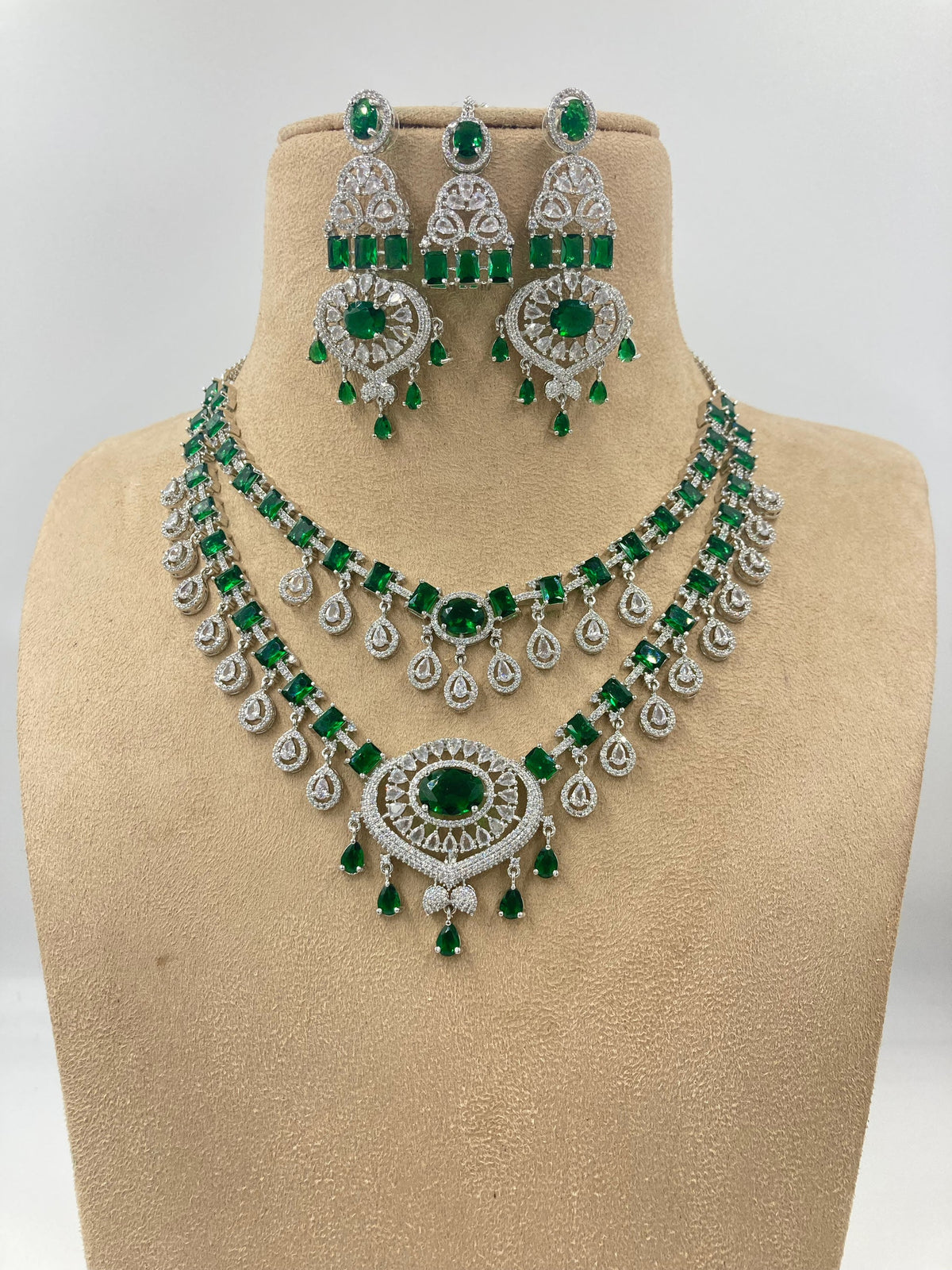 Emerald Royale Bridal Jewelry Set - Zavyra Jewels