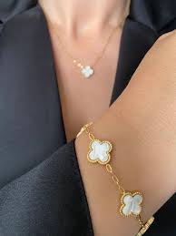 White Clover Bracelet - Zavyra Jewels (2)