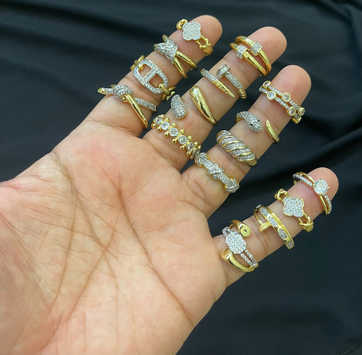 Zavyra Luxe Ring Collection