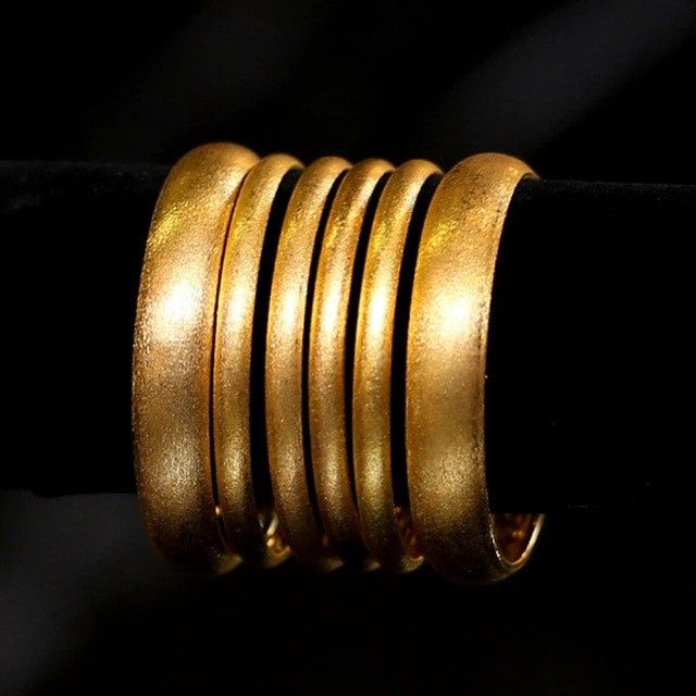 Textured Luxe Bangle Set - Zavyra Jewels