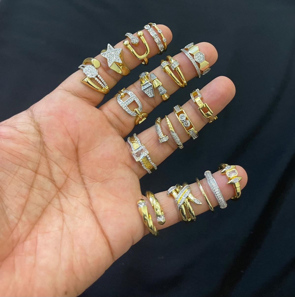 Zavyra Luxe Ring Collection