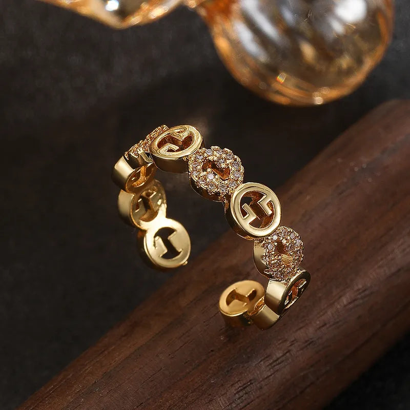 Royal Luxe Crystal Ring 💍