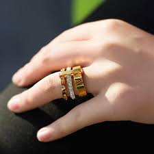 Roman Luxe Band Ring